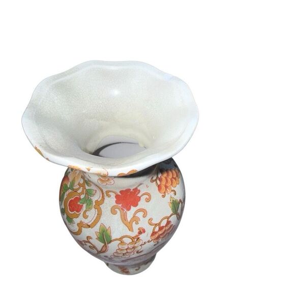 Mid-20th Century Chinese Export Decorative Floral Porcelain Vase - Picture 5 of 11